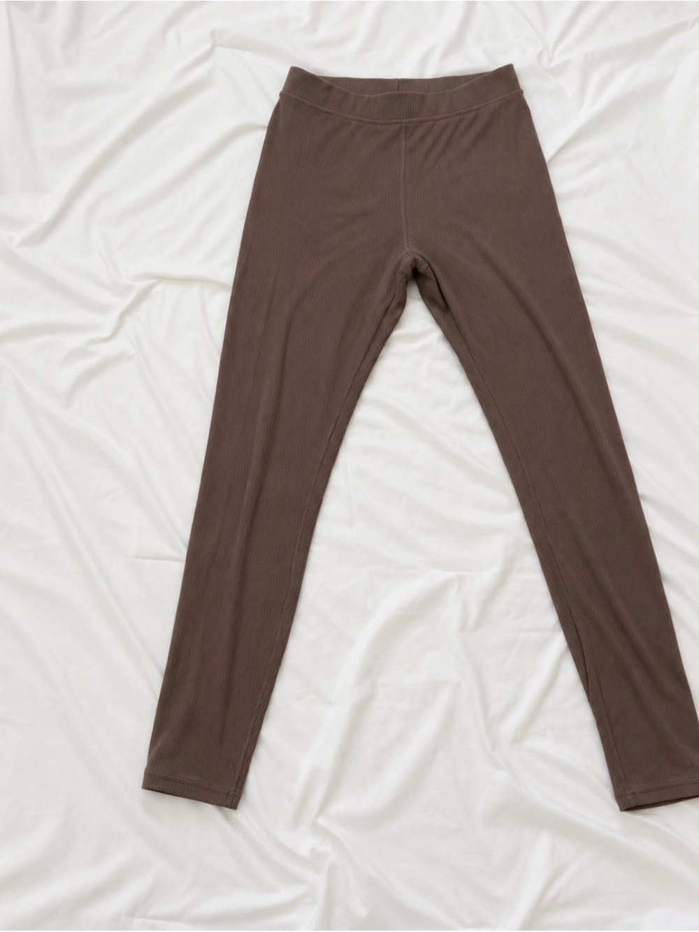 ALO Yoga Ribbed High-Rise Leggings in Chocolate Brown